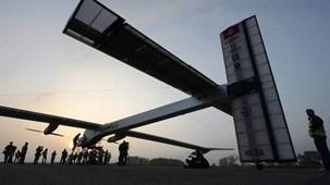 http://www.clarin.com/sociedad/Solar-Impulse-Airbus-A340-EFE_CLAIMA20120524_0177_22.jpg