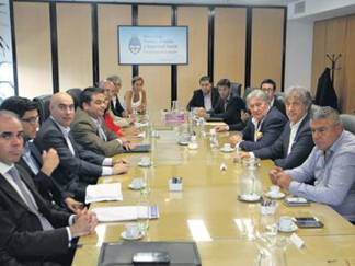 En el Ministerio de Trabajo se defini&oacute; la continuidad del f&uacute;tbol argentino.