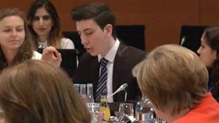 El discurso de Jerónimo Bucher ante la canciller alemana, Angela Merkel