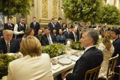 La cena en el Salón Dorado del Teatro Colón.