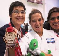 Pareto festeja con su equipo