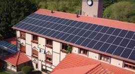 El hotel Bremen, con los paneles en sus techos. (Hotel Bremen)