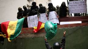 Militares y policías se unen a las protestas contra Morales (Reuters)