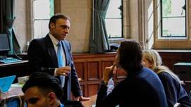 Cichello Hübner con alumnos en Oxford