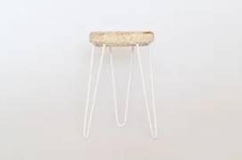 Uno de los muebles que diseñó la arquitecta con el biomaterial