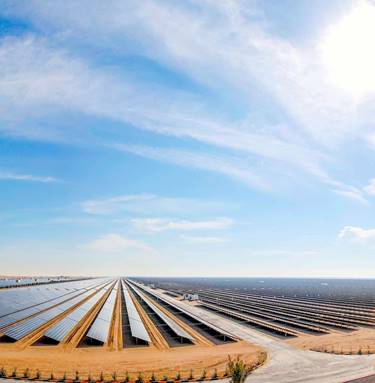 Construyen un megaparque solar sin precedentes: ocupa un desierto entero y abastecerá a varios países.